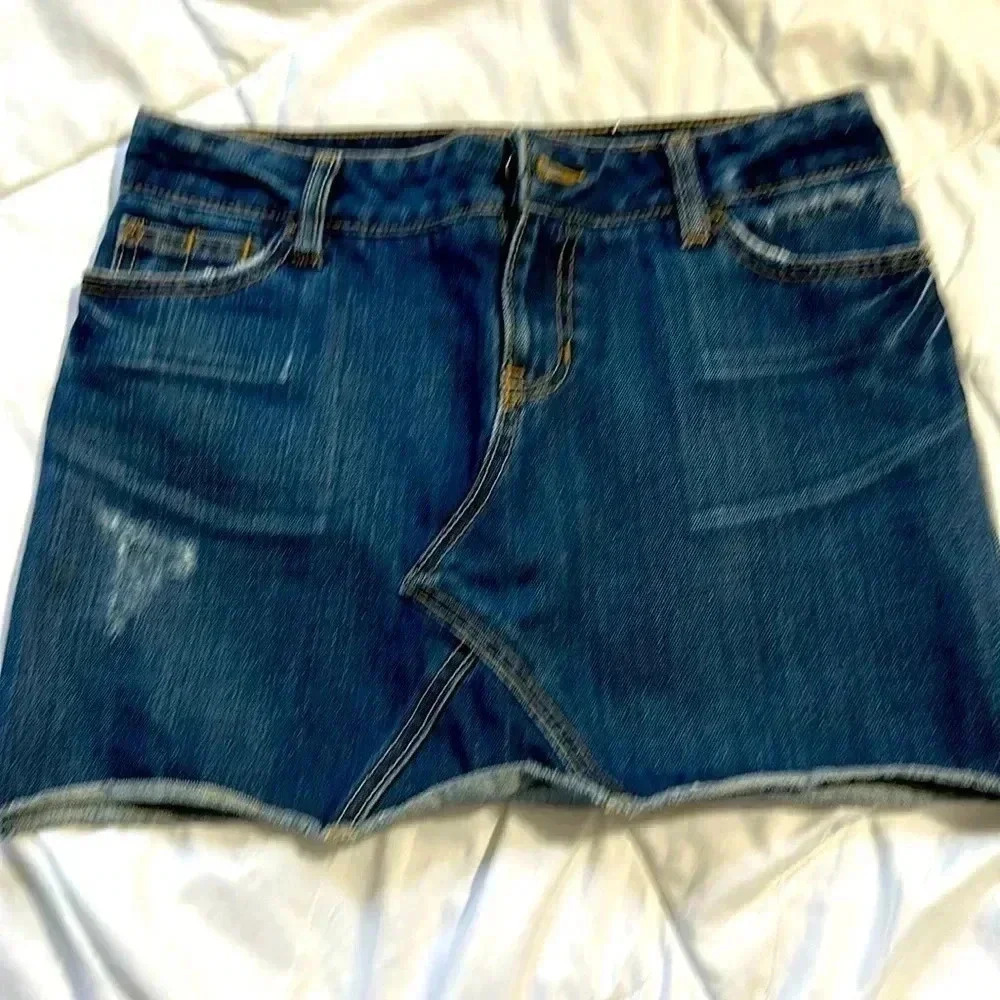 Gap denim mini jean skirt size 1 distressed
